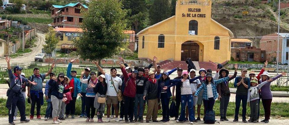 La Juventud Idente de Bolivia en su campamento nacional
