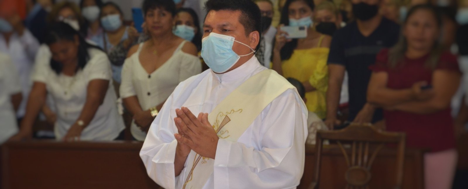 Fiesta por la ordenación de José Ramos: primer sacerdote idente boliviano
