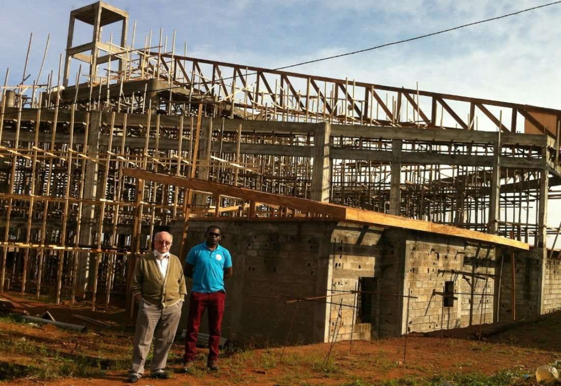 La construction de la paroisse universitaire de Soa (Cameroun) est reprise avec force