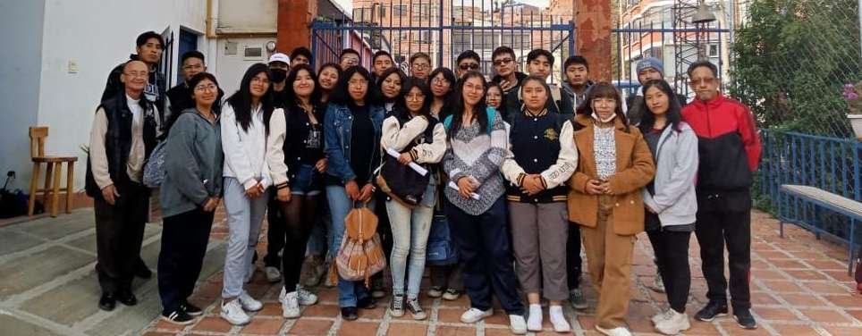 Retiro espiritual con estudiantes de la Unidad Educativa “Elisa de Ballivián”. Bolivia