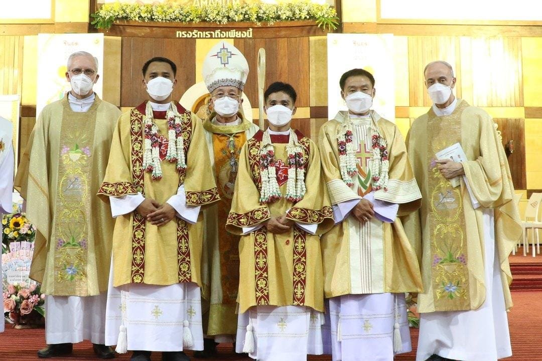 La comunidad Idente de Tailandia celebra la ordenación diaconal de Rueangdet Sombunphunphoem